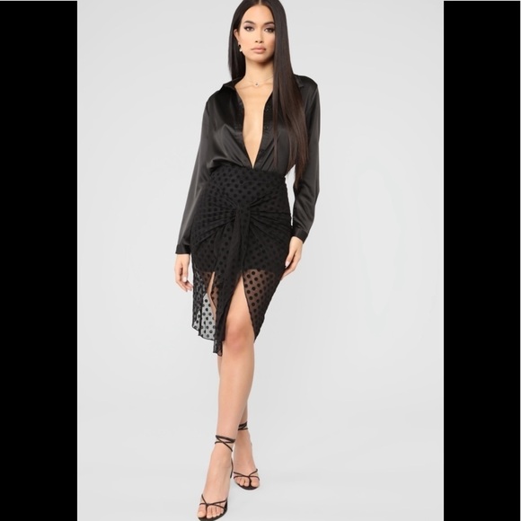 🆕Fashion Nova - Miami vibing mesh tie skirt in black - Picture 3 of 8